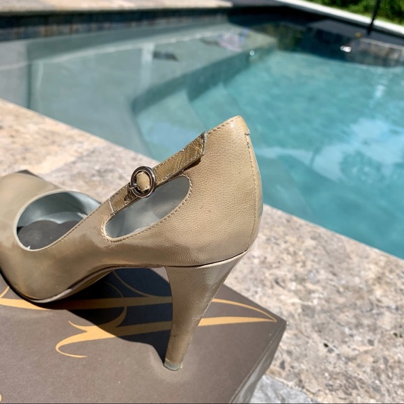 Heels with Buckle - Picture 3 of 3